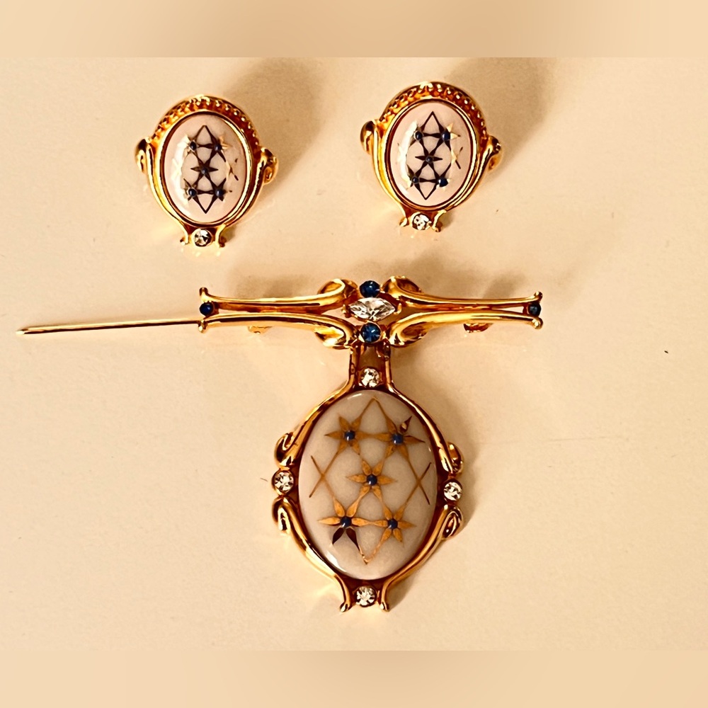 LENOX Vintage Starlight Porcelain Brooch & Earring
Set